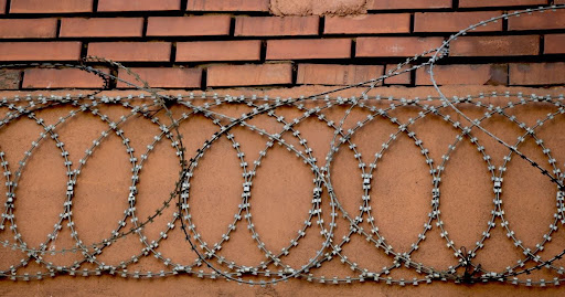 razor wire fencing in commerce ca